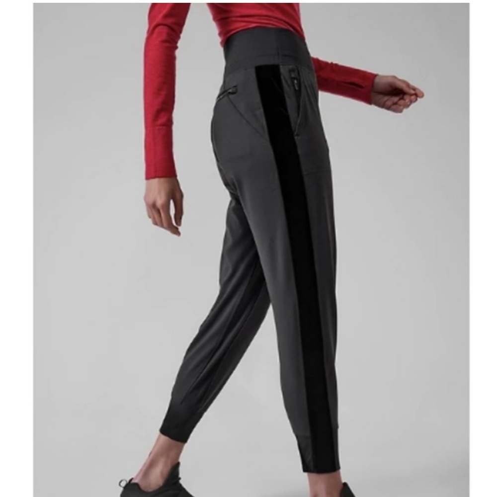 Athleta Venice Velvet Stripe Jogger; Black; Plus Size 3X